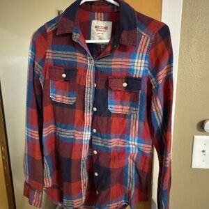 Women’s Mossimo Supply Co. Plaid Flannel Button-Up